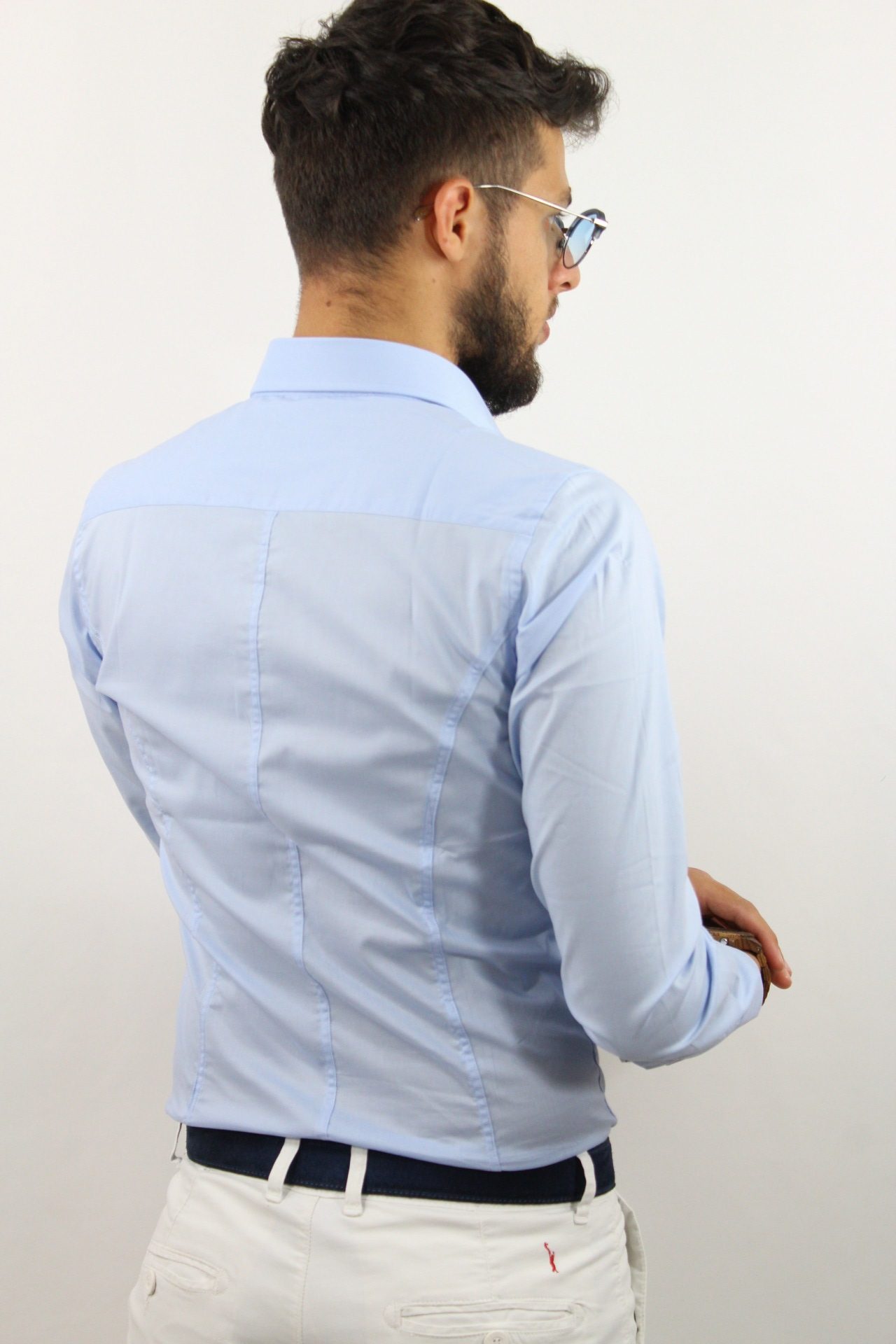 pistillo_abbigliamento_san_severo_camicia_elasticizzata_slim_fit_cotone_tinta_unita_celeste_made_in_italy_01_03.jpg